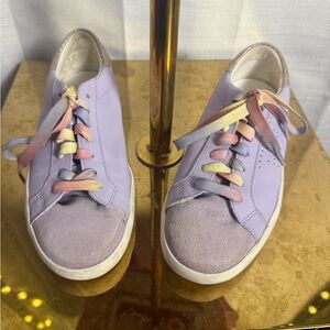 Sam Edelman White Sneakers with Comfort Fit and Sleek Design